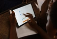 Vorschau Studenten an der Elfenbeinküste testen die neuen E-Learning-Technologien, die von der EPFL entwickelt wurden.  Quelle Foto: ©EPFL-EXAF