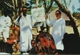 Aperçu Beatrice Hauser, une infirmière ophtalmologue au sein de la clinique Walga de Mission am Nil (en Ethiopie), sensibilise les villages à l’hygiène oculaire, afin de leur éviter des infections dangereuses. Photo: Mission am Nil (1992).