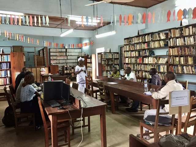 Formation de bibliothécaires à l’Université protestante de l’Afrique de l’Ouest donnée par la Centrale de littérature chrétienne francophone (CLCF), une organisation partenaire de DM au Bénin. Photo: DM (2017).