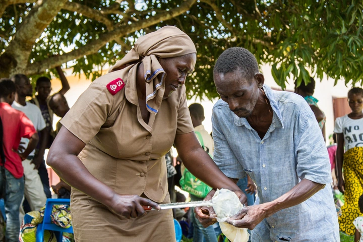 Distribution urgente de nourriture à la population rurale dans le cadre d'un projet de l'Armée du Salut en République démocratique du Congo. Photo: Armée du Salut (2024).