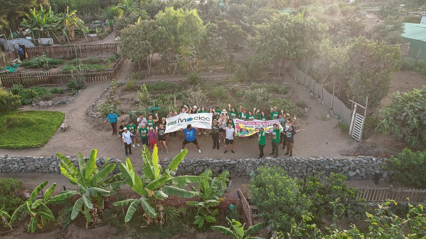 Foto: Abschluss der Schule für Umweltaktivismus in einem urbanen Biogarten «Huertos en línea» in Villa Maria de Triunfo, Lima. Foto: Marlon Flores