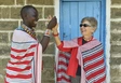 Aperçu La coopérante Nelly Näf, en visite auprès de la communauté Maasai au Keyna, dans le district de Narok. Comundo tente de renforcer la région d’Empaash au travers d’une amélioration de l’état général de santé et les conditions de vie. Photo: Comundo/Marcel Kaufmann (2014).