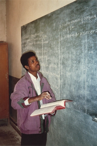 L’Evangelic-Lutheran Church of Eritrea (ELCE), l'organisation partenaire de Mission am Nil en Erythrée, gère une école et un internat dans la ville d'Adi Quala. Aujourd'hui, l'école est nationalisée, tandis que l'internat est toujours sous la tutelle de l'ELCE. Photos: Mission am Nil (1996).